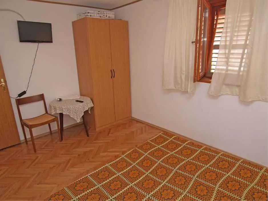 Apartments In Veli Losinj 14928
