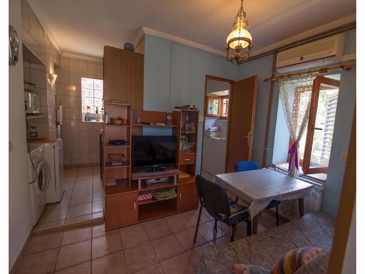 Apartments In Veli Losinj 14928