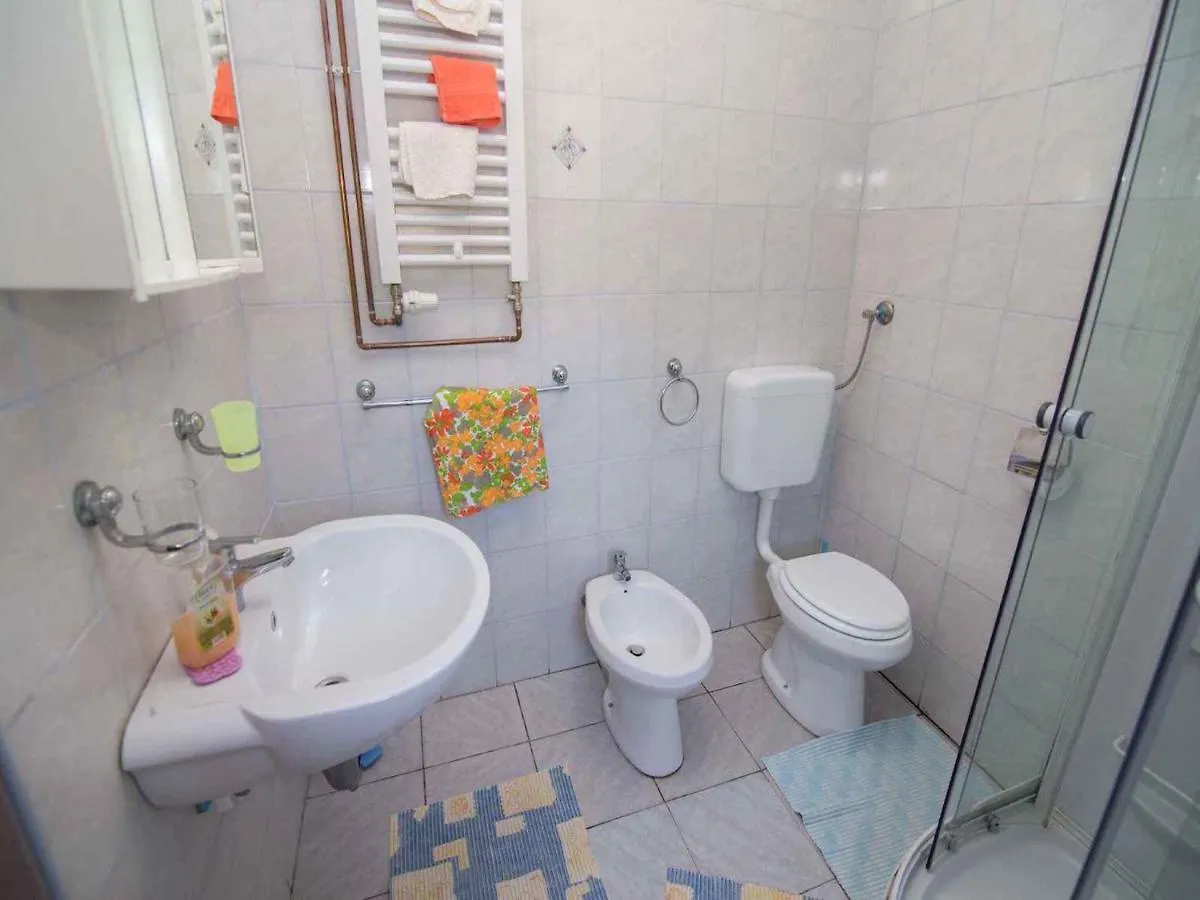 Apartments In Veli Losinj 14928