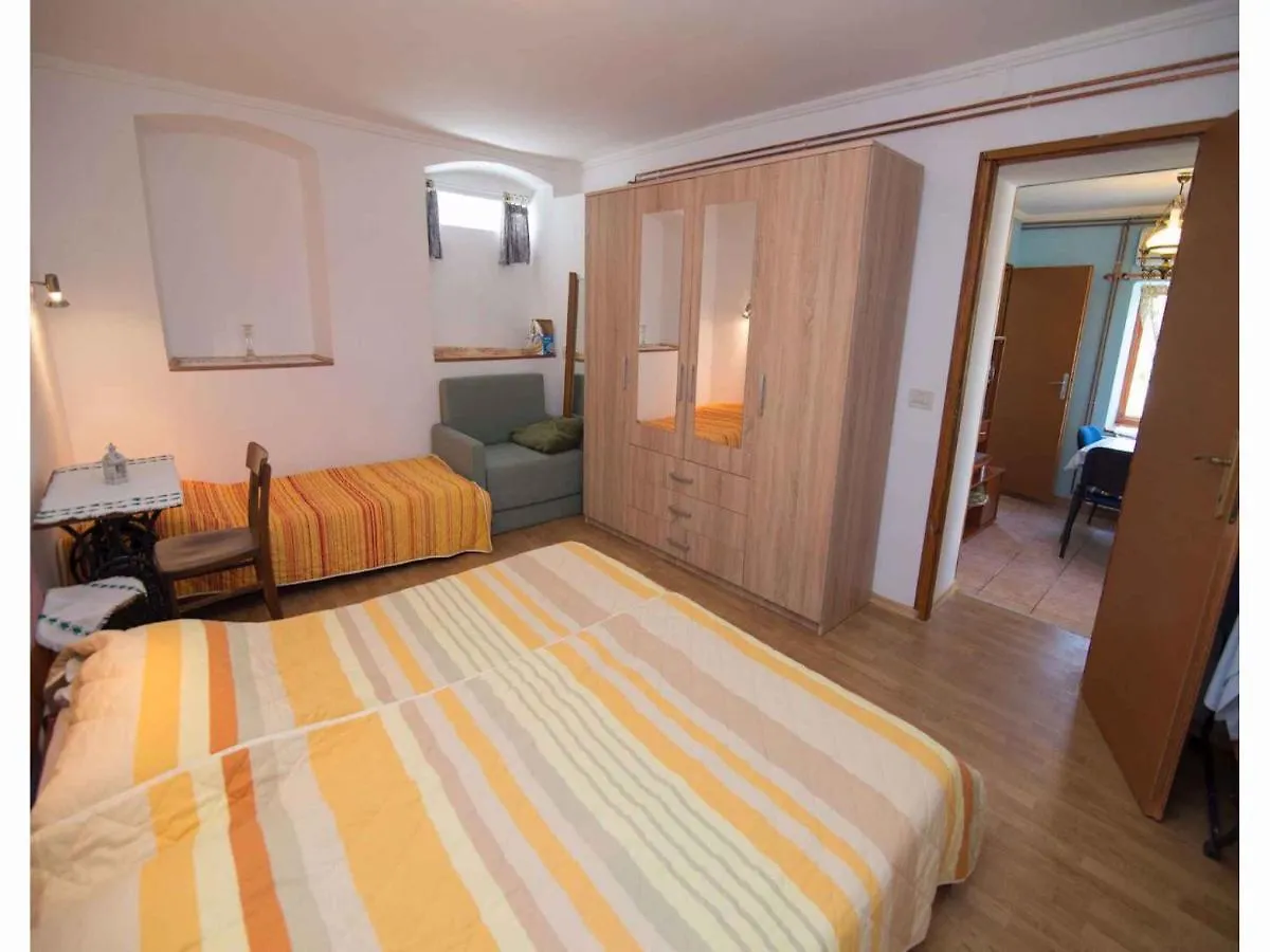 Apartments In Veli Losinj 14928